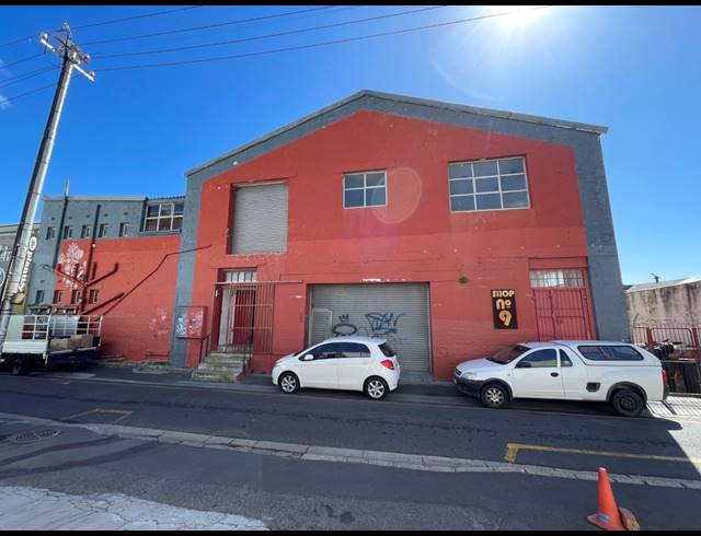 1,579M² FACTORY FOR SALE IN GARDENS
